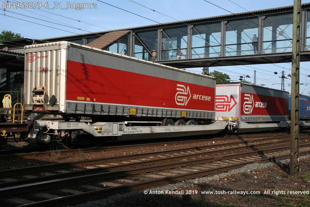 844955879-6_31_Sdggmrs.JPG